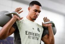 صورة أربيلوا يبلغ ألكسندر أرنولد بنهاية رحلته السريعة مع ريال مدريد الصيف المقبل