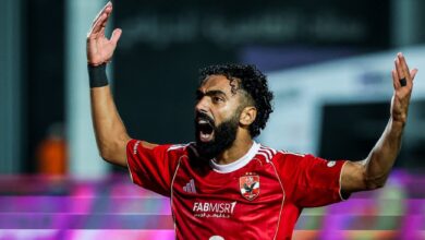 صورة حسين الشحات على أعتاب الرحيل المجاني عن النادي الأهلي