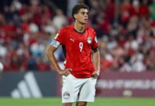 صورة حمزة عبد الكريم يمدد عقده مع الأهلي قبل الانتقال إلى برشلونة