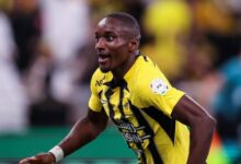 صورة ديابي على أجندة توتنهام هوتسبير