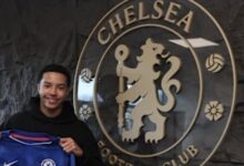 صورة رسمياً.. تشيلسي يتعاقد مع “يسا ألاو” من شيفيلد وينزداي حتي عام 2028