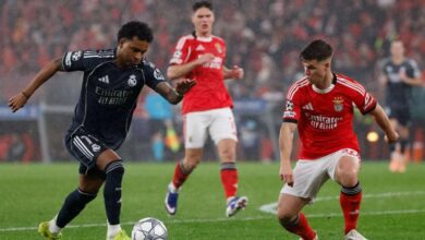 صورة رودريجو يعتذر عن طرده أمام بنفيكا