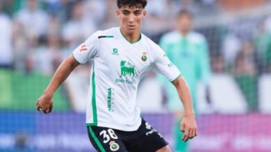 صورة ريال مدريد وبرشلونة يتنافسان على جوهرة راسينغ سانتاندير