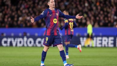 صورة زوجة ليفاندوفسكي تثير الجدل بشأن مستقبله مع برشلونة