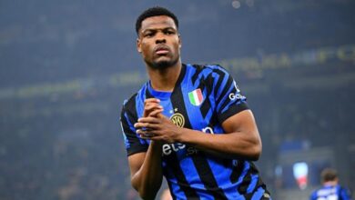 صورة ليفربول يتحرك نحو دومفريس.. وإنتر يرفض الإعارة