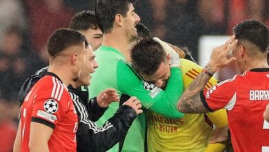 صورة ما فعله كورتوا يمنحه جائزة اللعب النظيف