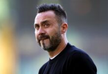 صورة مستمر مع مارسيليا لسنوات واللاعبون إلى جانبي