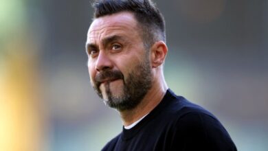 صورة مستمر مع مارسيليا لسنوات واللاعبون إلى جانبي