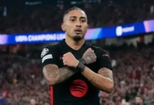 صورة مقاتل برتبة نجم.. كواليس مشاركة رافينيا “المصاب” في الكلاسيكو وتألقه الاستثنائي