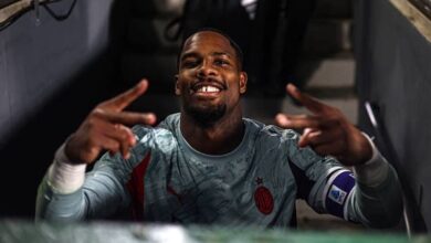 صورة ميلان يجدد عقد حارسه ماينيان حتى 2030