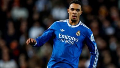 صورة أرنولد في قلب موقعة بنفيكا المرتقبة