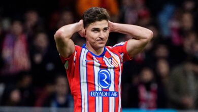 صورة أشار للمخدرات.. ألفاريز يُثير غضب جماهير الأرجنتين بسبب مارادونا (فيديو)