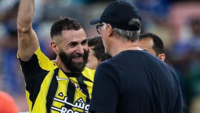 صورة إنزاجي يكشف حقيقة تعاقد الهلال مع بنزيما