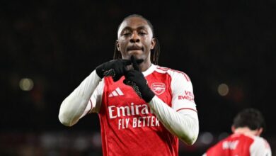 صورة إيزي.. ورقة متأخرة قد تمنح آرسنال دفعة نحو لقب الدوري