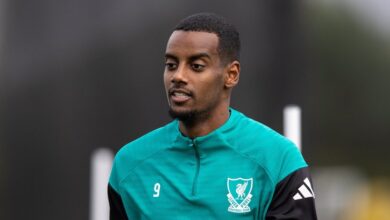 صورة إيساك يستهدف العودة للملاعب مع ليفربول نهاية الشهر المقبل