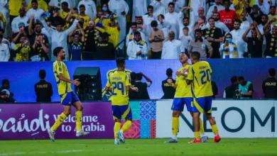 صورة “اهرب من دكة الكبار”.. نصيحة قوية من عمر السومة للاعب النصر الجديد
