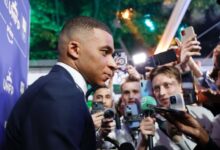 صورة باريس سان جيرمان يُغلق ملف النزاع مع مبابي رسمياً