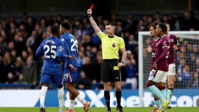 صورة بيرنلي يخطف تعادلاً قاتلاً من أنياب تشيلسي