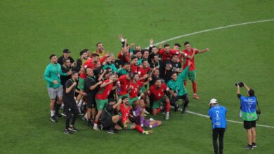 صورة حارس المغرب يُشعل الصراع بين أندية الدوري الإنجليزي