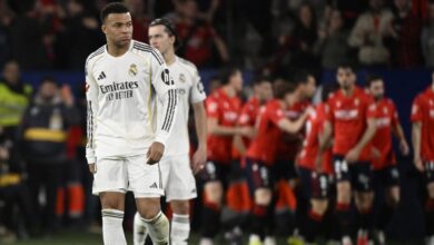 صورة خلف الكاميرات.. كيف هاجم لاعبو ريال مدريد مبابي في مباراة أوساسونا؟
