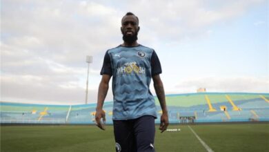 صورة رسميًا..أهلي طرابلس يتعاقد مع بلاتي توريه نجم بيراميدز