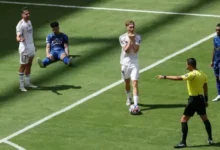 صورة رغم الأخطاء وصافرات البرنابيو.. كيف أنقذ هويسين نفسه ضد ريال سوسيداد؟