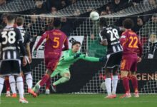 صورة روما يسقط أمام أودينيزي في الكالتشيو