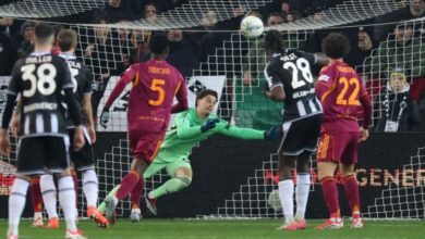 صورة روما يسقط أمام أودينيزي في الكالتشيو