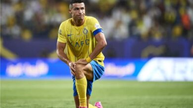 صورة رونالدو يفتح باب الرحيل عن النصر