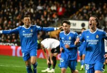 صورة ريال مدريد يضرب فالنسيا بثنائية ويواصل الضغط على برشلونة