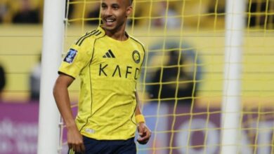 صورة غريب يُثير الغموض حول مستقبله مع النصر