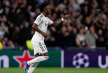 صورة فينيسيوس يخوض مواجهة فاليكانو تحت تهديد الإيقاف