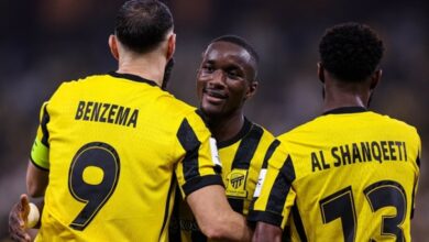 صورة مدافع أفريقي يغلق الباب أمام الاتحاد