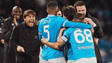 صورة نابولي يحقق فوزًا ثمينًا على فيورنتينا