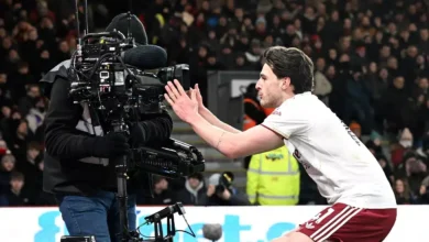 صورة واقعة صادمة في ديربي لندن.. مشجع يستهدف زوجة ديكلان رايس بطريقة غريبة