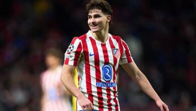 صورة وكيل ألفاريز يوضح حقيقة وجود أي تواصل مع أحد مرشحي برشلونة